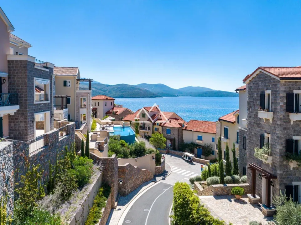 Sale, two bedroom apartment, 118m², Luštica Bay, Tivat