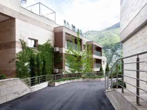 Prodaja, garsonjera, 33m², Škaljari, Kotor - image 4