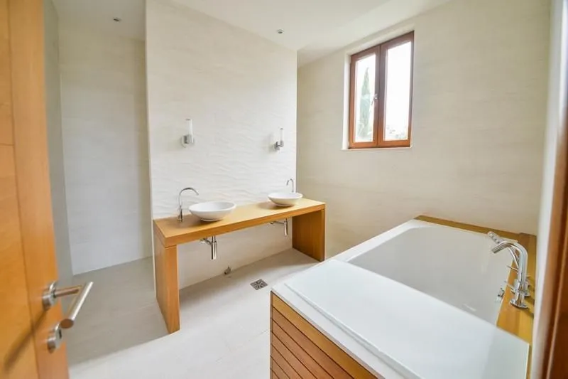 Prodaja, kuća, 320m², Tivat, Crna Gora