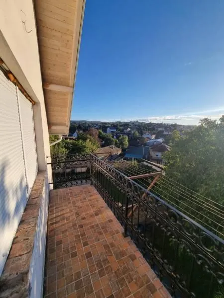 Izdavanje, kuća, 160m², Sremska Kamenica, Petrovaradin
