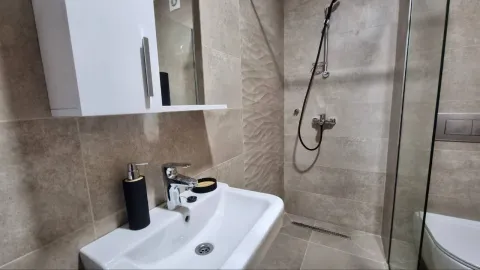 Rent, one bedroom apartment, 45m², Bečići, Budva - image 14
