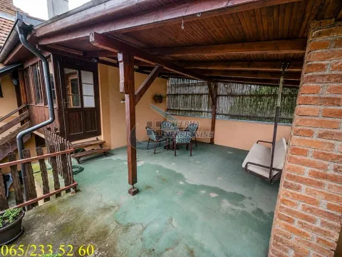 Prodaja, kuća, 212m², Centar, Inđija - image 20