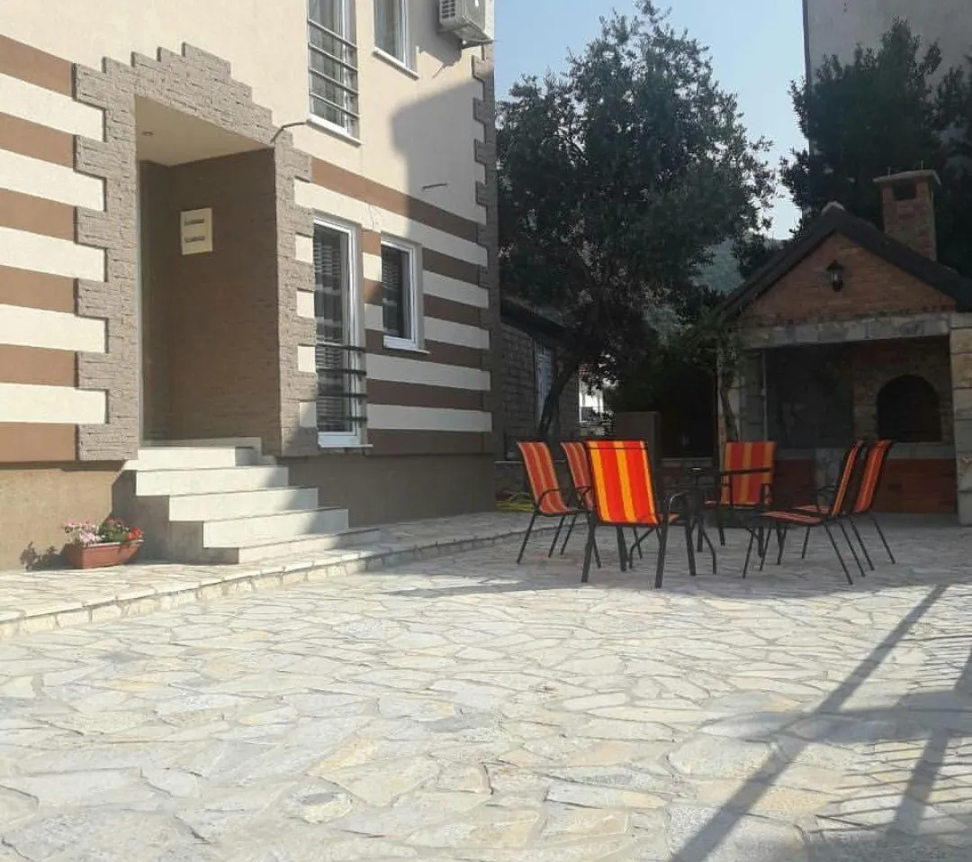 Izdavanje, dvosoban stan, 65m², Bijela, Herceg Novi