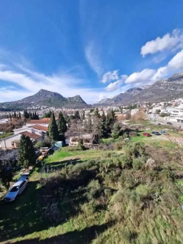 Sale, three bedroom apartment, 76m², Sutomore, Bar