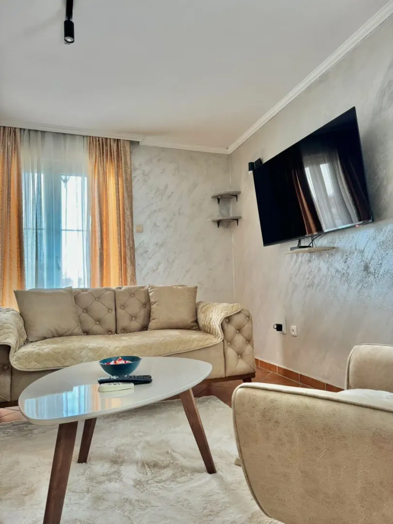 Rent, house, 200m², Gornja Gorica, Podgorica