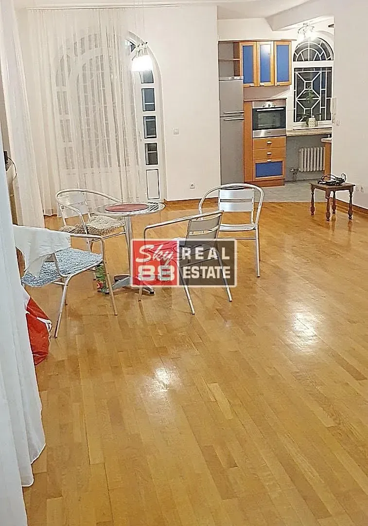Rent, four bedroom apartment, 130m², Savski Venac, Beograd