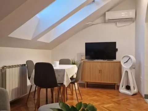 Prodaja, jednosoban stan, 34m², Sajmište, Novi Sad