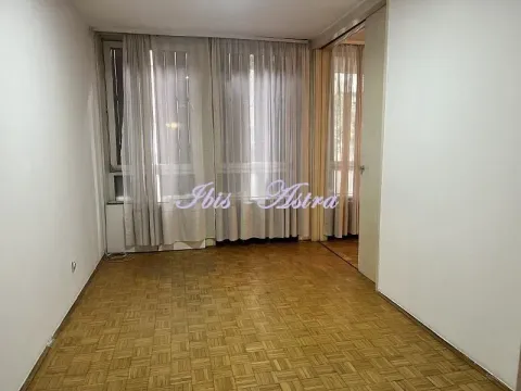 Rent, three bedroom apartment, 84m², Kalenić Pijaca, Vračar Sve Podlokacije - image 4
