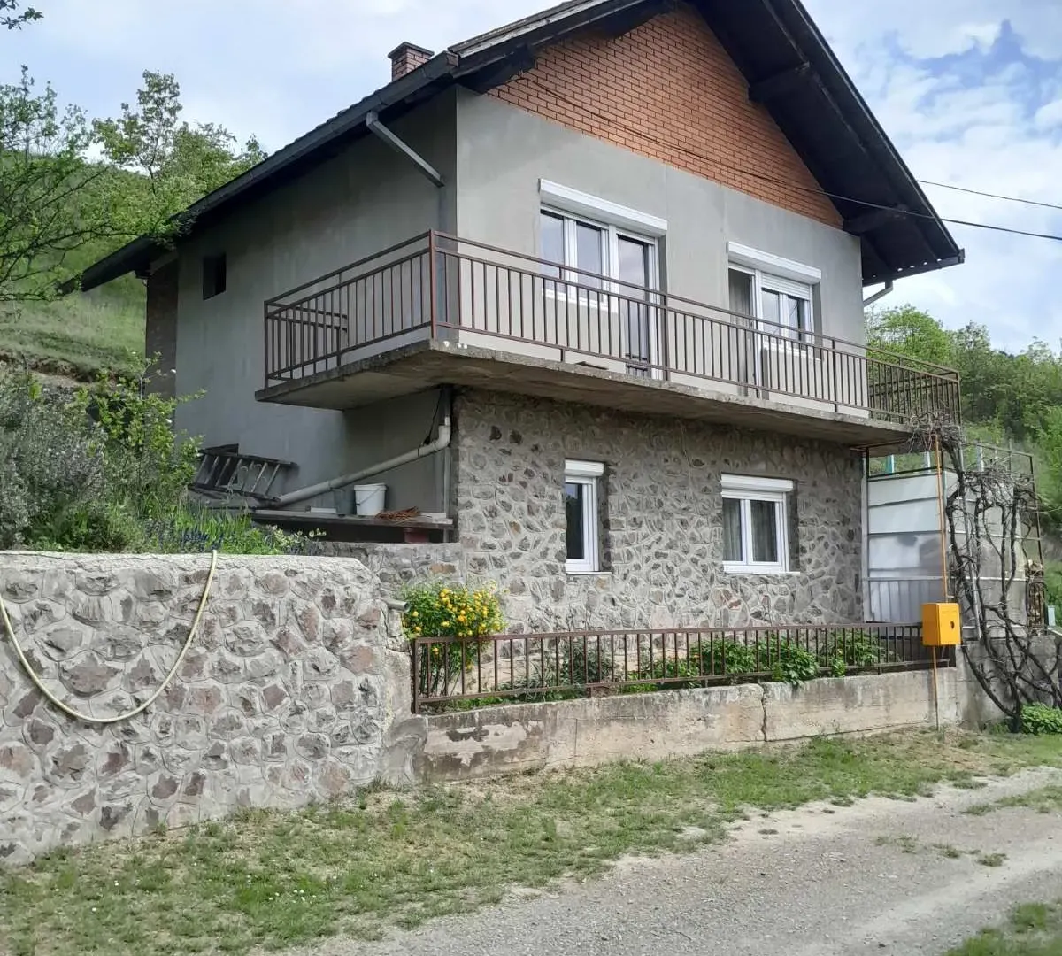 Prodaja, kuća, 120m², Rakovac, Novi Sad Sve Podlokacije