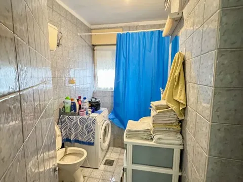 Prodaja, jednosoban stan, 55m², Stari Aerodrom, Podgorica - image 9