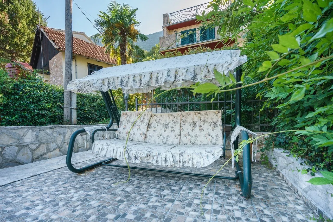 Sale, house, 300m², Stoliv, Kotor
