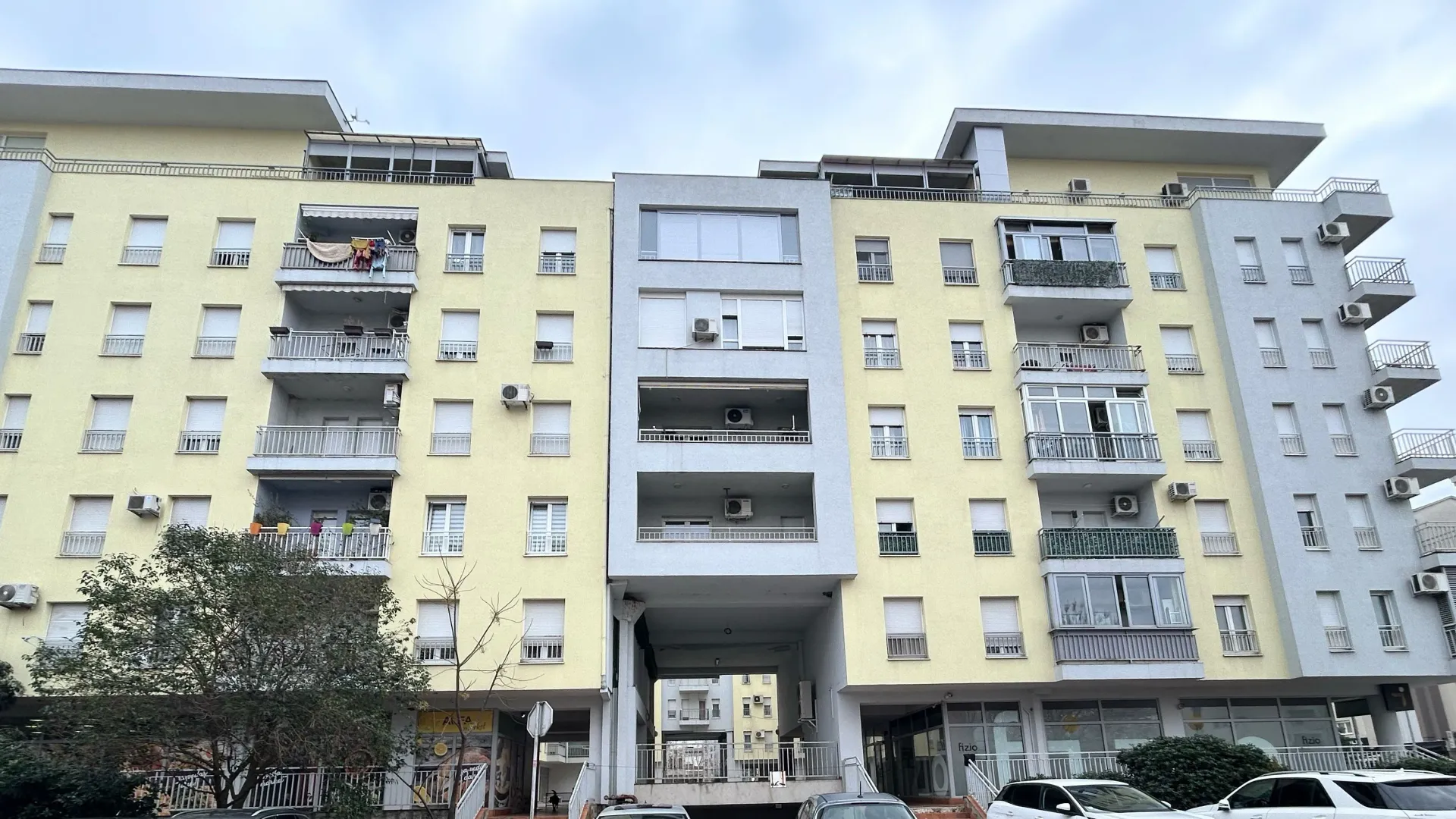 Stan-na-dan, garsonjera, 29m², Blok 9, Podgorica