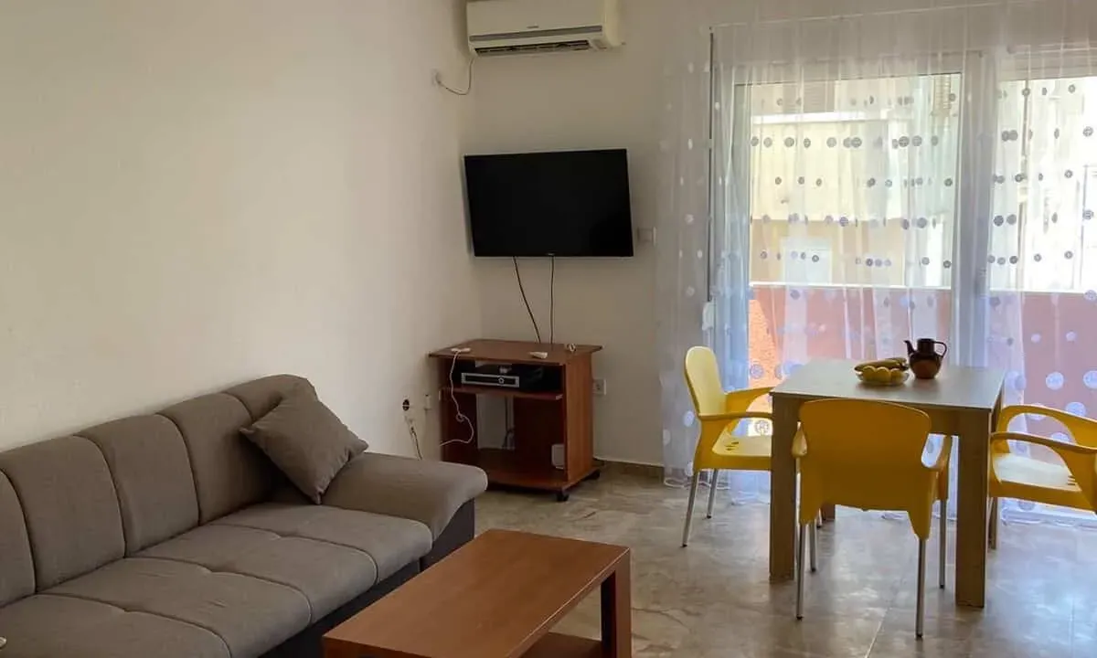 Izdavanje, jednosoban stan, 42m², Velji Vinogradi, Budva