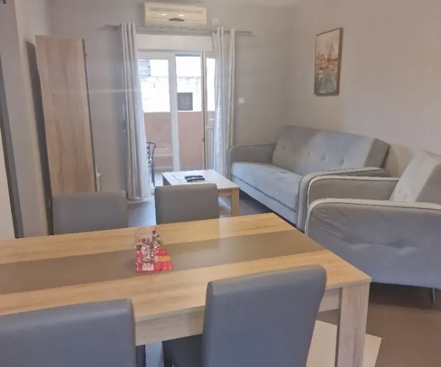 Rent, two bedroom apartment, 52m², Kalimanj, Tivat