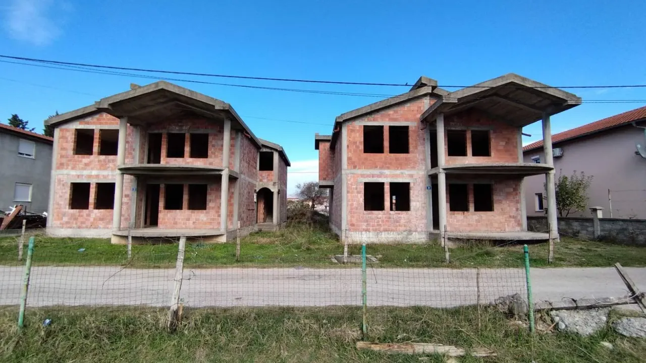 Prodaja, kuća, 300m², Podgorica, Crna Gora