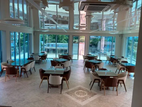 Rent, hospitality venue, 400m², Sutomore, Bar - image 4