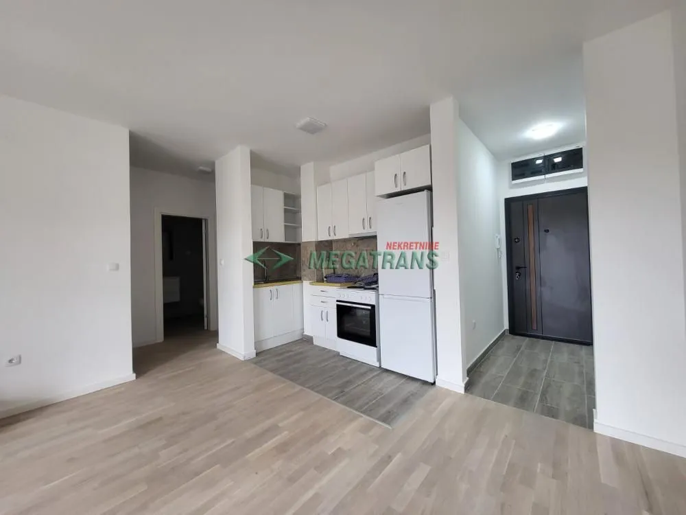 Izdavanje, dvosoban stan, 50m², Salajka, Novi Sad Sve Podlokacije