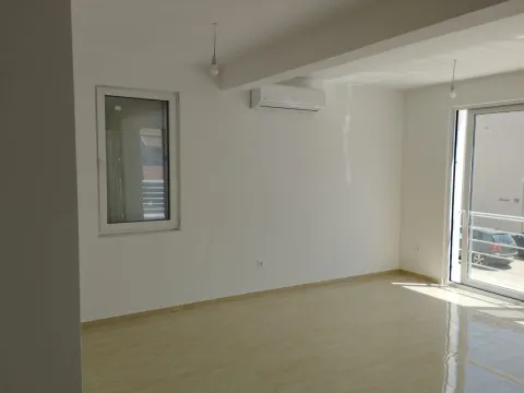 Prodaja, dvosoban stan, 74m², Centar, Herceg Novi - image 5