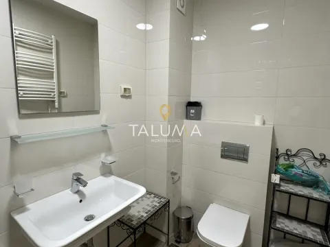 Rent, two bedroom apartment, 71m², City Kvart, Podgorica - image 4