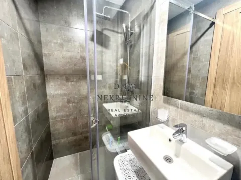 Izdavanje, dvosoban stan, 70m², Master Kvart, Podgorica - image 10