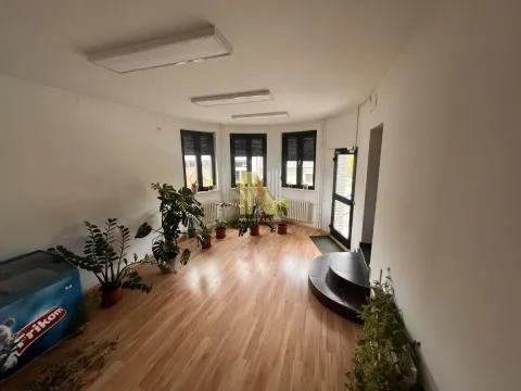 Prodaja, poslovni prostor, 770m², Salajka, Novi Sad Sve Podlokacije - image 7