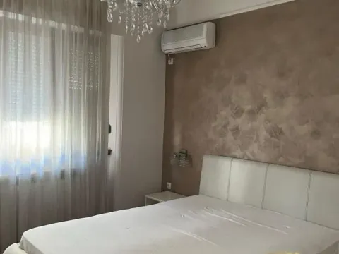 Izdavanje, trosoban stan, 110m², Slavija, Vračar Sve Podlokacije - image 8