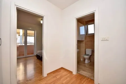 Izdavanje, dvosoban stan, 55m², Igalo, Herceg Novi - image 3