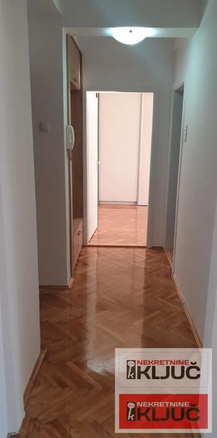 Izdavanje, jednosoban stan, 50m², Bulevar Oslobodjenja, Novi Sad Sve Podlokacije