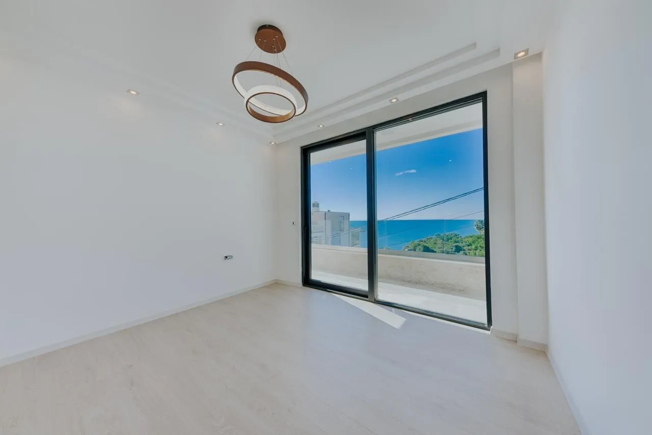 Sale, house, 365m², Kruče, Ulcinj