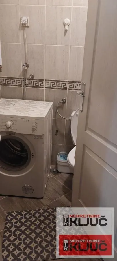 Izdavanje, jednosoban stan, 27m², Adamovićevo Naselje, Novi Sad Sve Podlokacije