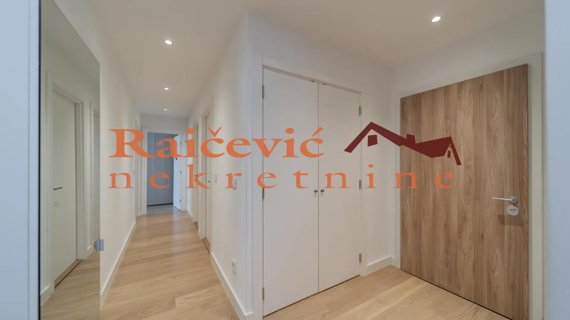 Prodaja, četvorosoban stan, 110m², Savski Venac, Beograd
