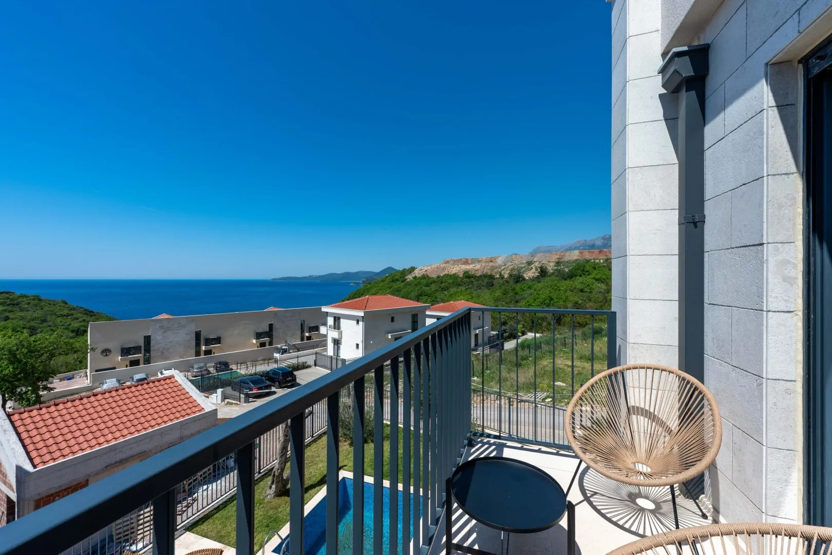 Izdavanje, kuća, 141m², Blizikuće, Budva