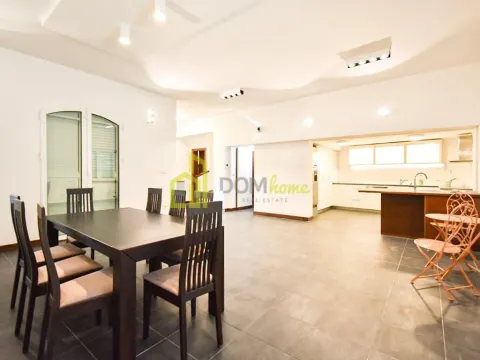 Sale, house, 230m², Mareza, Podgorica - image 8