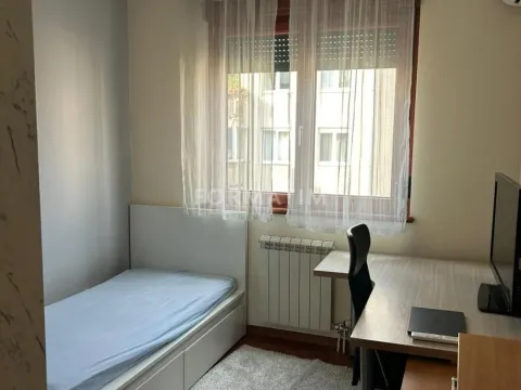 Izdavanje, četvorosoban stan, 101m², Đeram Pijaca, Beograd - image 9