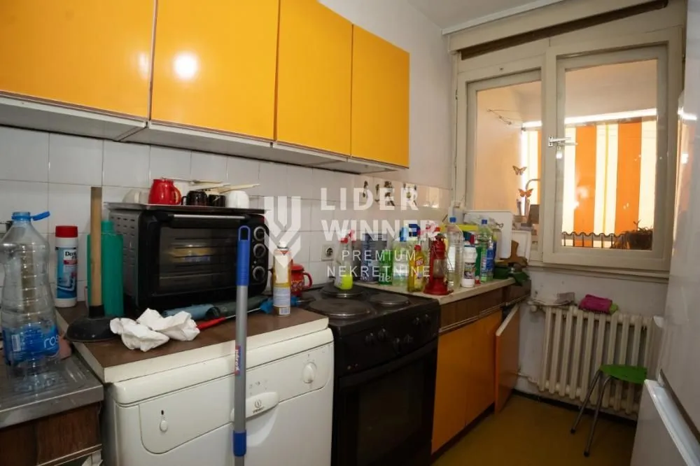 Prodaja, trosoban stan, 76m², Brace Jerković, Voždovac Sve Podlokacije