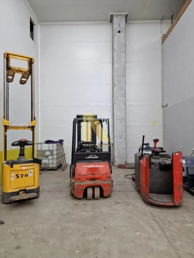 Rent, office space, 1200m², Čenej, Novi Sad Sve Podlokacije