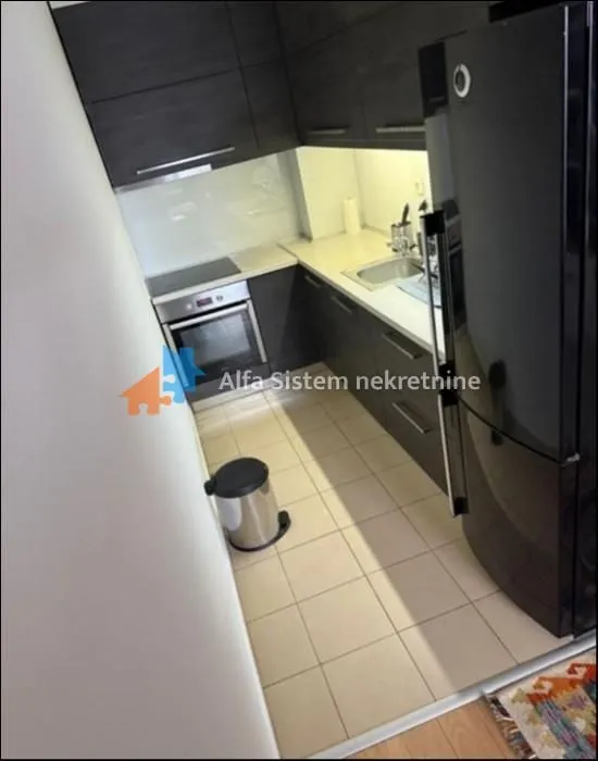 Izdavanje, trosoban stan, 73m², Vračar Sve Podlokacije, Beograd