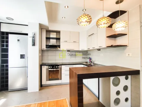 Prodaja, dvosoban stan, 70m², City Kvart, Podgorica - image 3