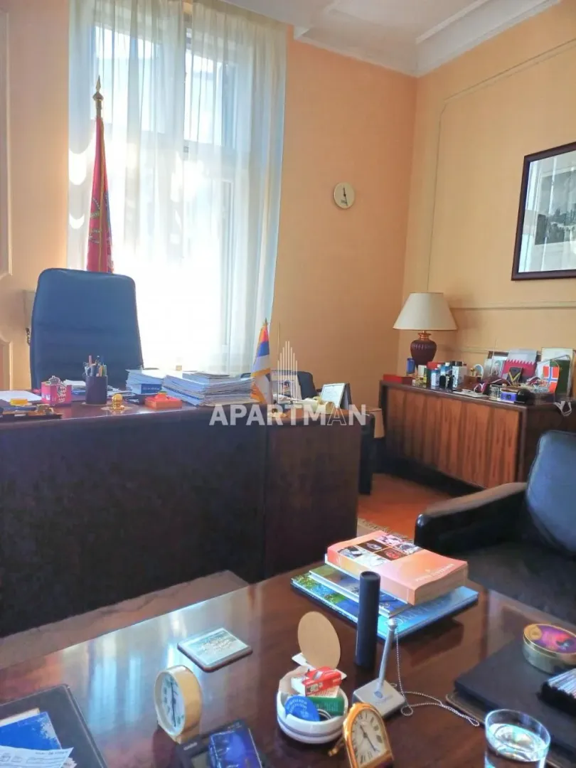 Sale, three bedroom apartment, 90m², Stari Grad, Beograd