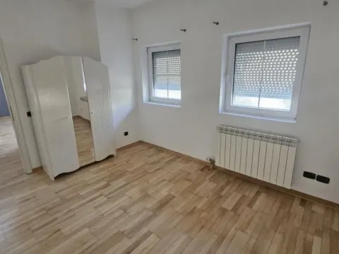Izdavanje, kuća, 200m², Zemun Novi Grad, Zemun Sve Podlokacije - image 8