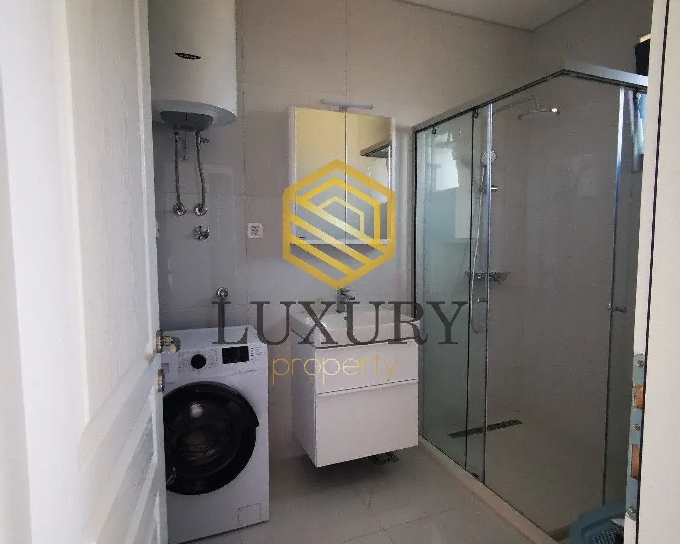 Rent, house, 200m², Krimovica, Kotor