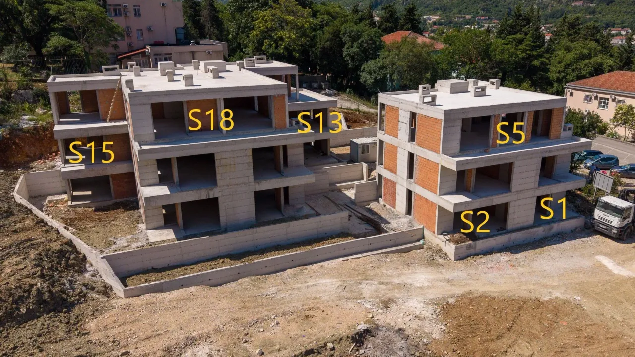 Sale, three bedroom apartment, 90m², Dobrota, Kotor