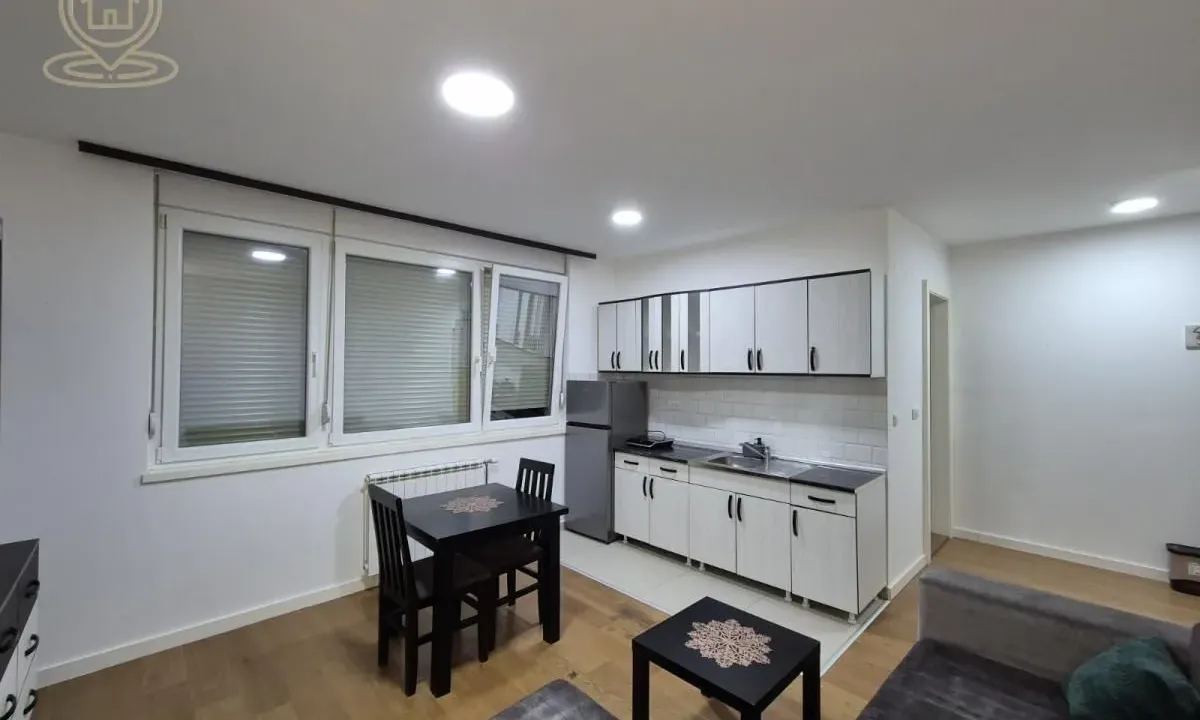 Izdavanje, garsonjera, 29m², Sajmište, Novi Sad