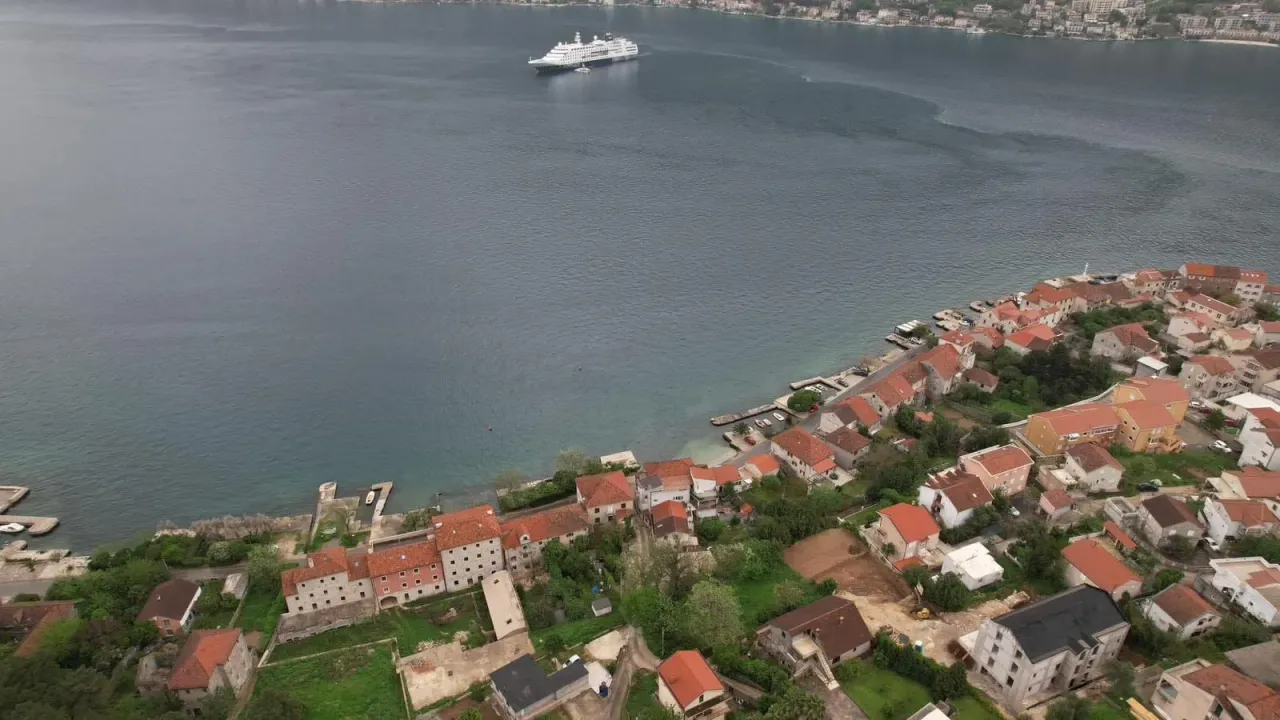 Prodaja, plac, 585m², Prčanj, Kotor