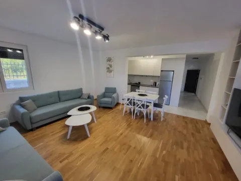 Izdavanje, jednosoban stan, 58m², Obala Đuraševića, Tivat - image 5