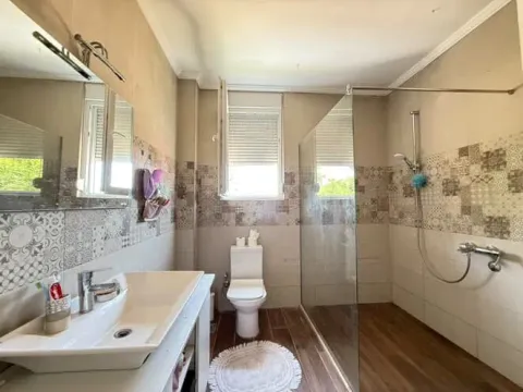 Prodaja, kuća, 180m², Donja Gorica, Podgorica - image 7