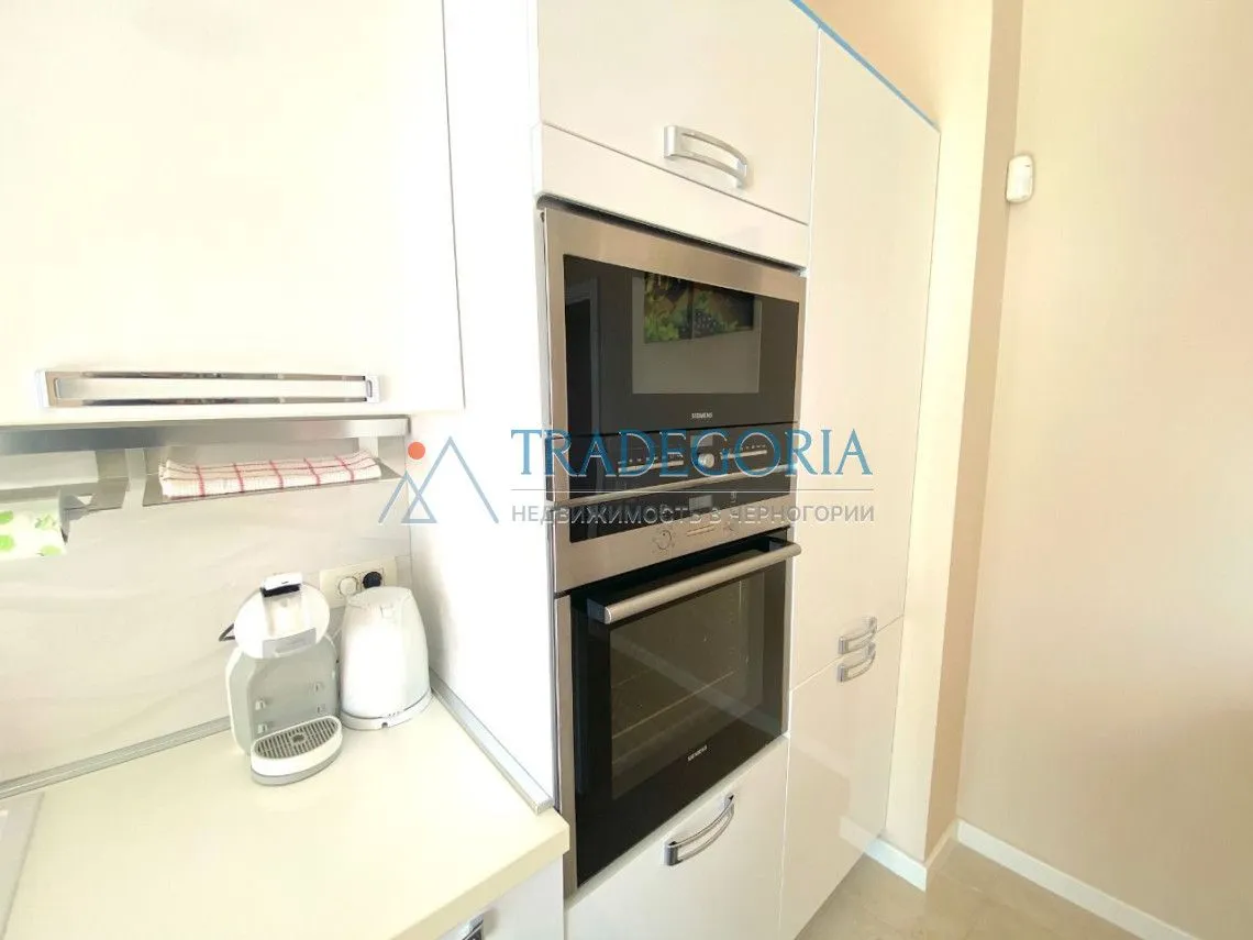 Prodaja, trosoban stan, 200m², Reževići, Budva