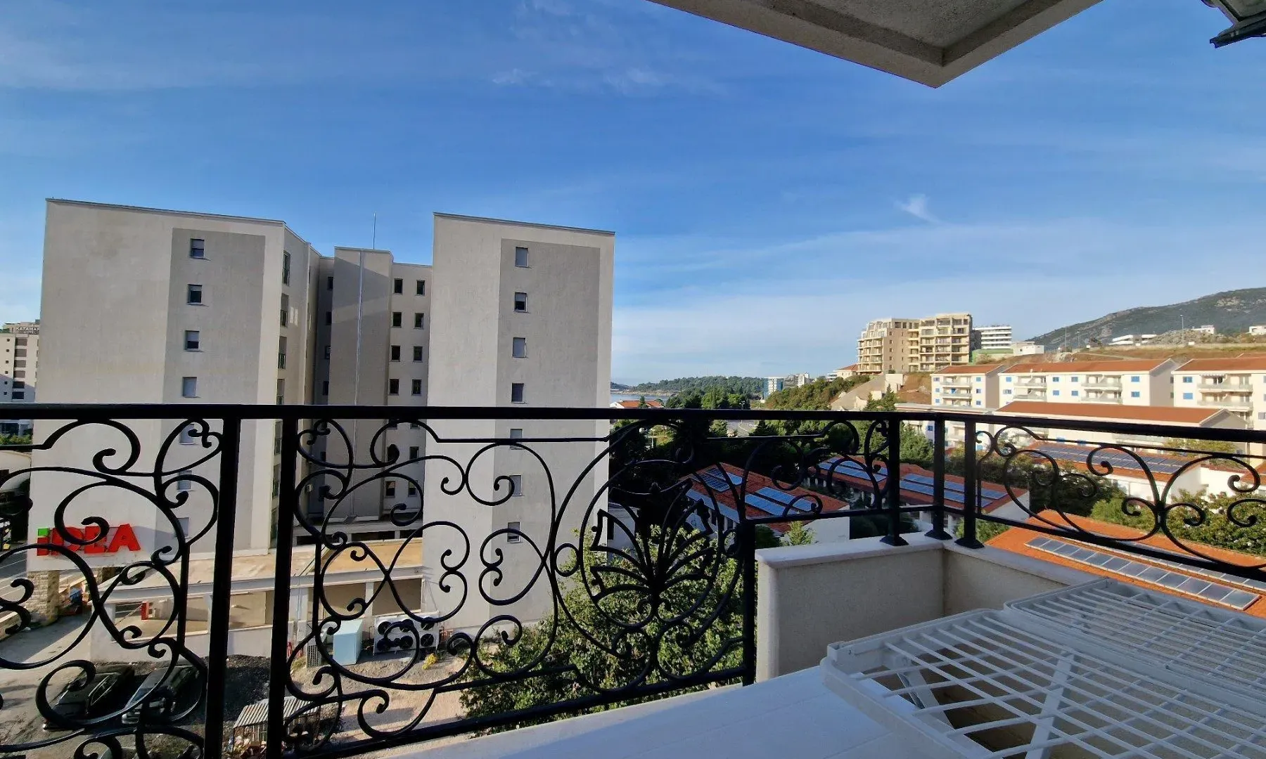 Rent, one bedroom apartment, 45m², Bečići, Budva