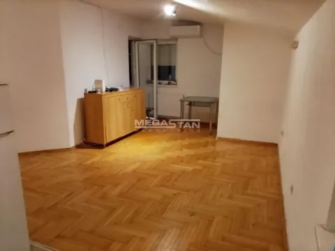 Stan in Petlovo Brdo