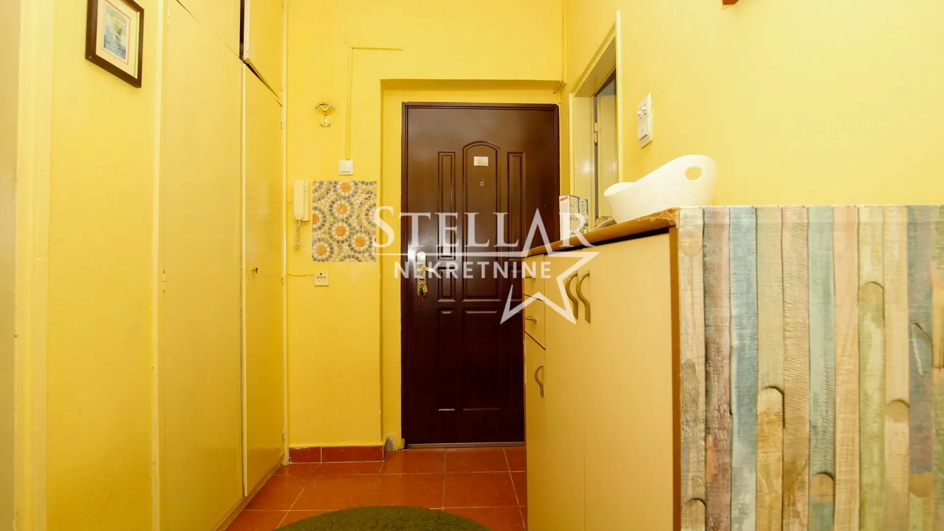 Izdavanje, jednosoban stan, 43m², Stara Varoš, Podgorica
